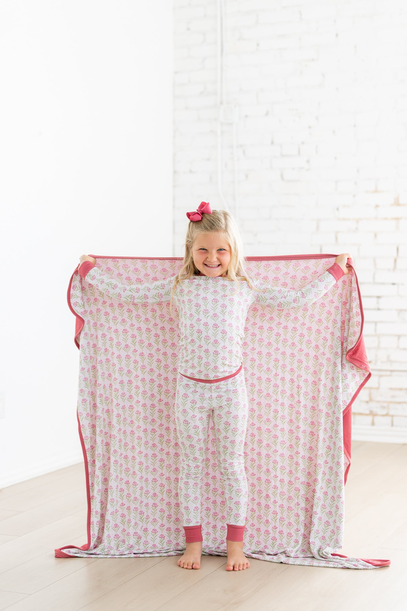 Blooms and Stars "Huggy Me" Blanket