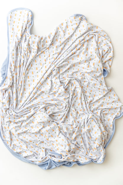 Buboodee Bumble "Huggy Me" Blanket